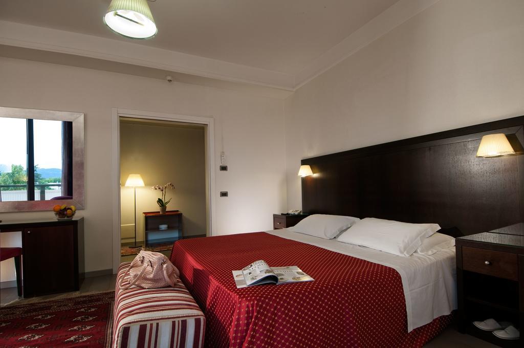 Hotel Petrarca Terme Montegrotto Terme Δωμάτιο φωτογραφία